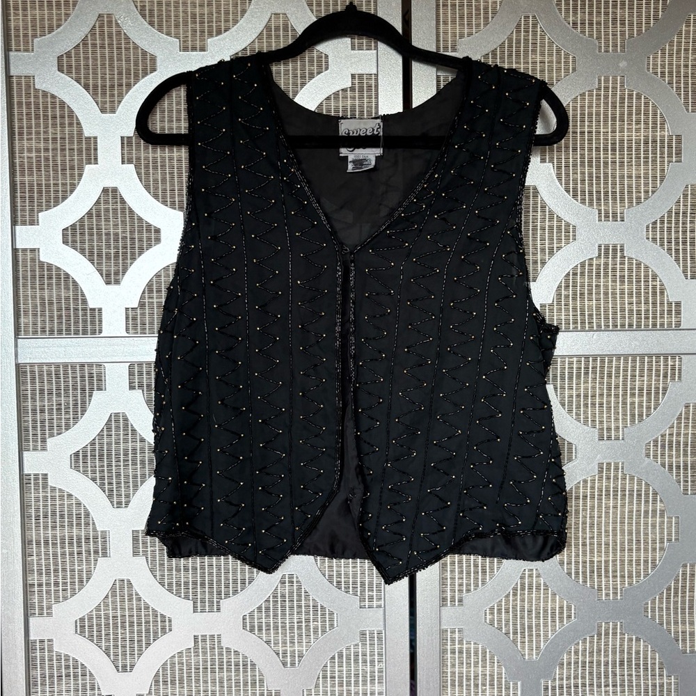 100% Silk Black Sleeveless Buttoned Tank Top